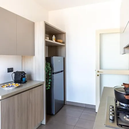Duomo 7 Min - Panoramic Terrace & Two Bedrooms Apartmán Milán