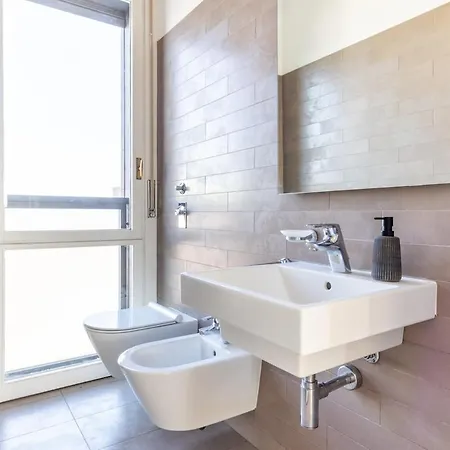 Duomo 7 Min - Panoramic Terrace & Two Bedrooms Milán