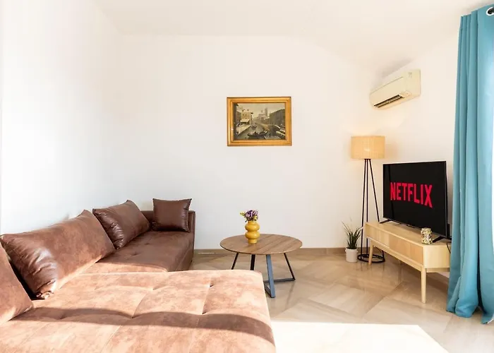 Duomo 7 Min - Panoramic Terrace & Two Bedrooms Appartamento *