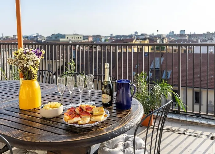 Duomo 7 Min - Panoramic Terrace & Two Bedrooms Appartamento