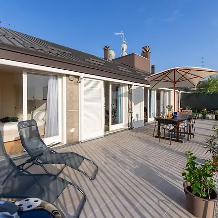 Duomo 7 Min - Panoramic Terrace & Two Bedrooms * Milaan