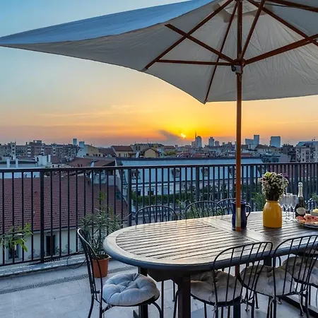 Duomo 7 Min - Panoramic Terrace & Two Bedrooms Appartement Milaan